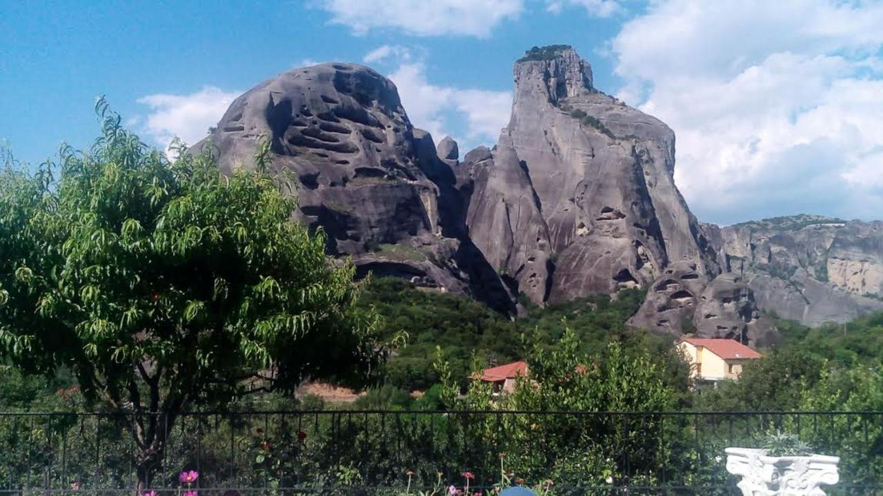 Majestic view Home just under Meteora Unesco Site Kalambaka Exterior foto