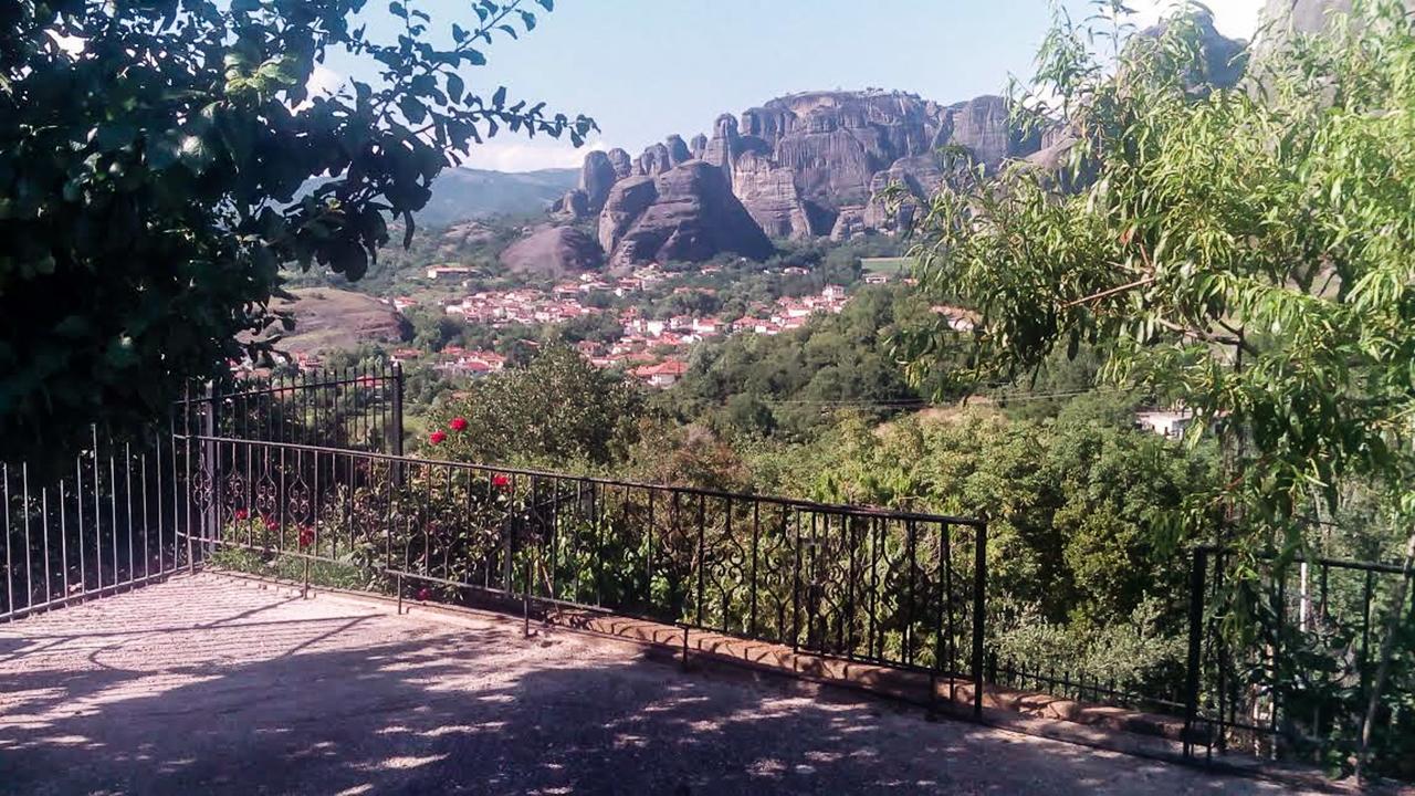 Majestic view Home just under Meteora Unesco Site Kalambaka Exterior foto